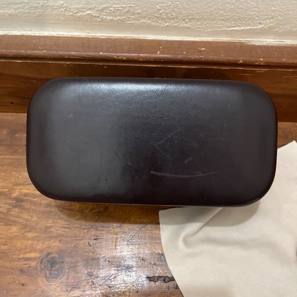 Louis Vuitton sunglasses with case - Picture 10 of 10